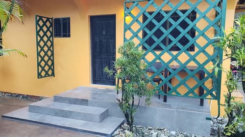 Sunrise Club Hotel Restaurant & Bar