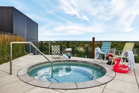Catbird Hotel, Rooftop pool
