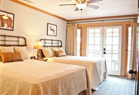 Sierra Sky Ranch, Room