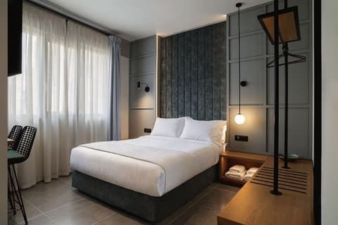 Bob W Athens Akadimia