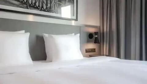 Radisson Hotel Nola Naples, Room