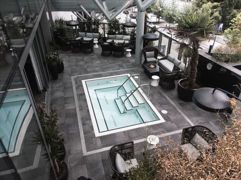 Paradox Vancouver
