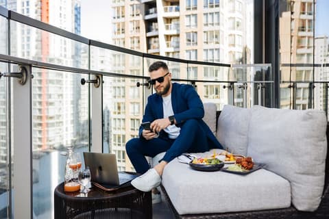 Paradox Vancouver