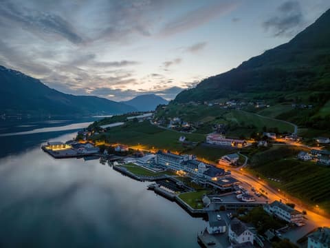 Hotel Ullensvang, Exterior