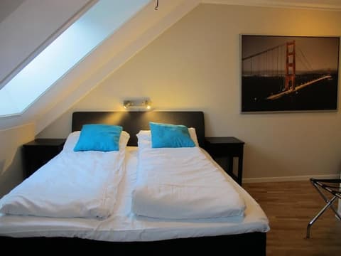 Chesterfield Hotel, Room