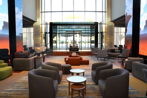 The WB Abu Dhabi, Curio Collection by Hilton, Lobby