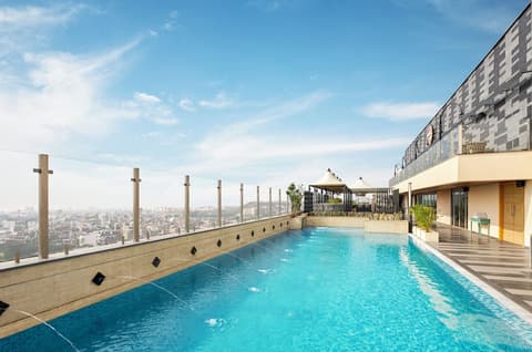Hyatt Place Jaipur Malviya Nagar, Rooftop pool