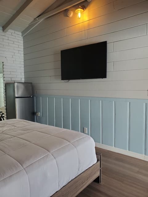 Hollywood Gardens Inn & Suites