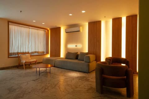 Regency Copacabana Hotel, Reception