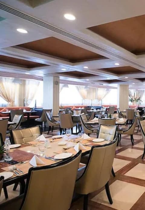 Garden Hotel Muscat, Restaurant