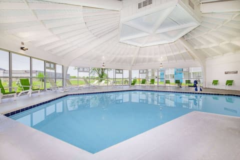 Hawthorn Extended Stay by Wyndham Wichita Airport, Pool