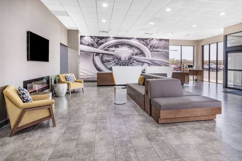 Hawthorn Extended Stay by Wyndham Wichita Airport