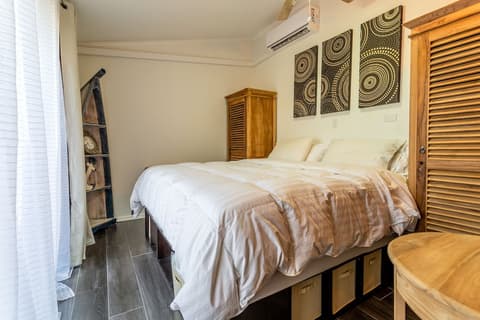 Apartment With Charming Patio+ BBQ Near Beach! Util's