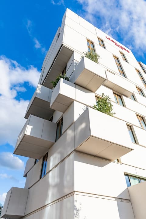 Leonardo Hotel Manchester Piccadilly, Exterior
