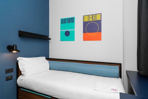 CX Turin Vanchiglia, Room