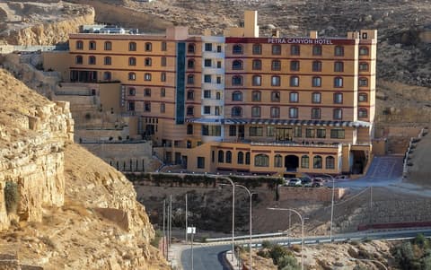 Petra Canyon Hotel