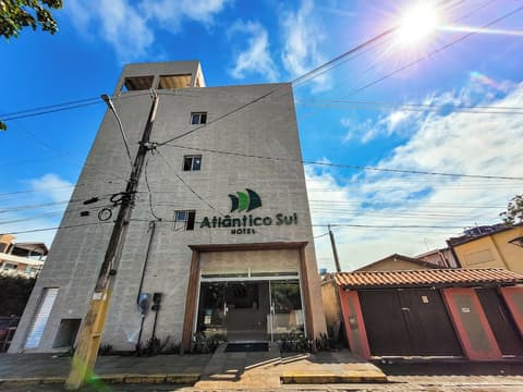 Hotel Atlântico Sul, Front of property