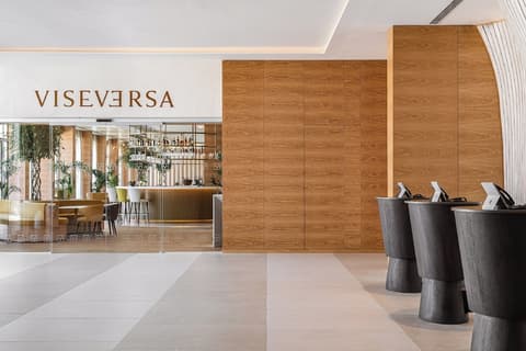 Hyatt Regency Lisbon, Reception