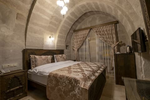Underground Cave Suites, Room