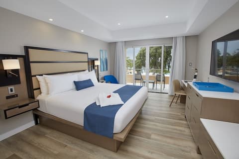 Oceans at Divi Little Bay, Room