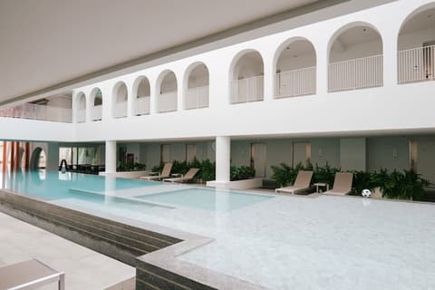 Away Bangkok Riverside Kene, Indoor pool