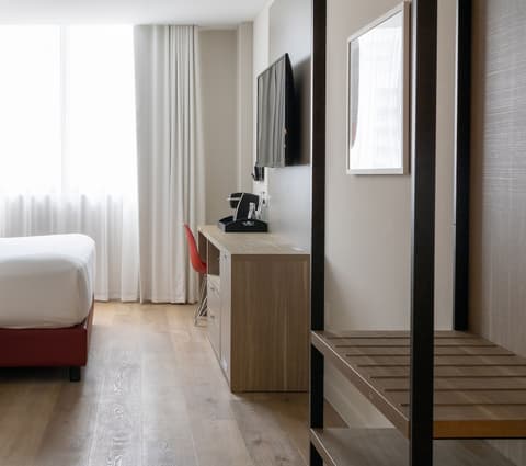 UMA House by Yurbban South Beach