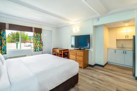 Quality Inn & Suites, Room