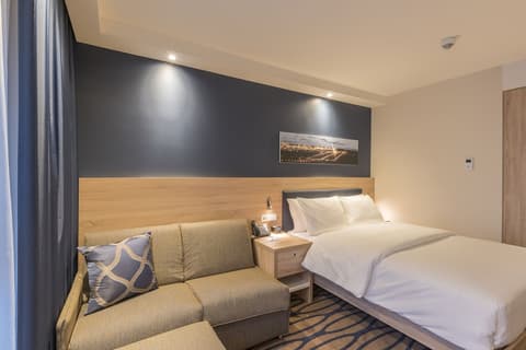 Hampton by Hilton Munich City North, Room