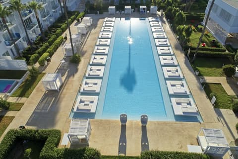 So White Club Resort