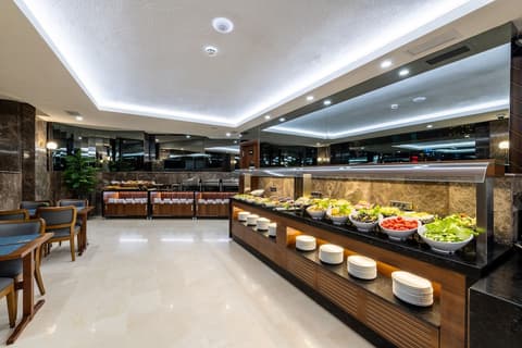 Aprilis Deluxe Hotel, Breakfast area