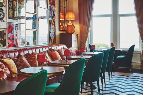 No17 The Promenade, Restaurant