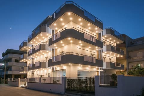 Nuovo Crete by Sea, Exterior