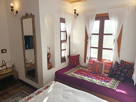 Puli Stone Houses, Room