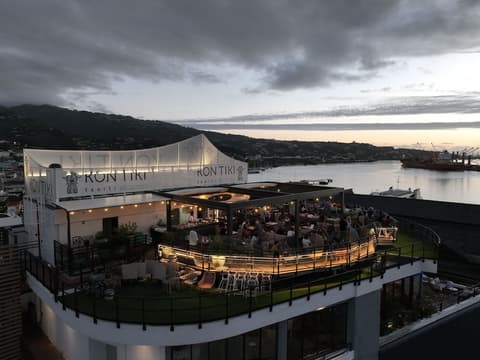 Polynesian Cabins by Kon Tiki, Bar (on property)