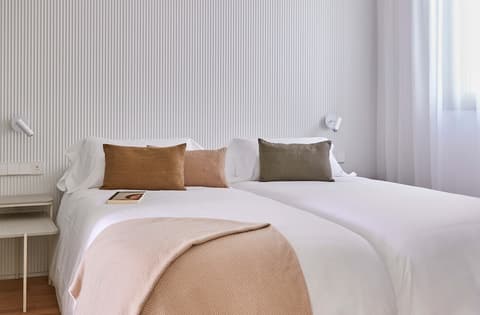 60 Balconies Iconic, Room