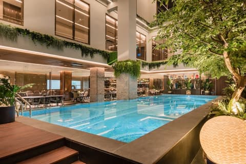 Ashley Tanah Abang, Pool