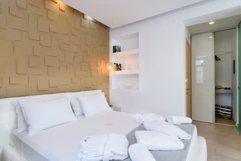 Diamond Suites