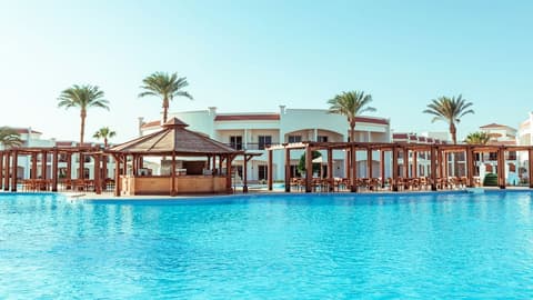 SUNRISE Alma Bay Resort, Poolside bar