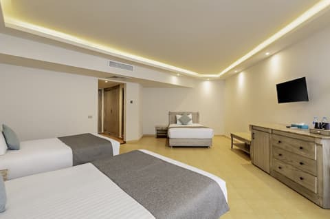 SUNRISE Alma Bay Resort