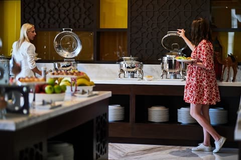 Carlton Dubai Creek Hotel, Breakfast buffet