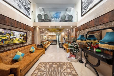 Golden Legend Palace Hotel, Reception