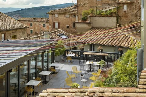 Hotel Priori Secret Garden