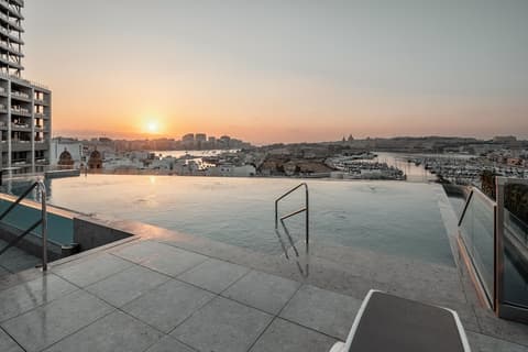 Grands Suites Hotel Residences & SPA, Rooftop pool