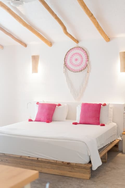 Punta Blanca | Beachfront Boutique Hotel