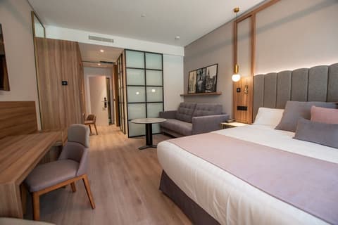 Hotel Giralda Center, Room