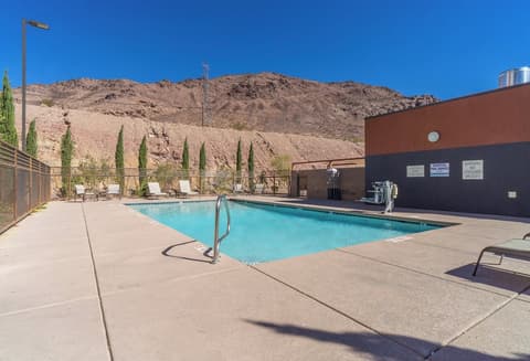 Holiday Inn Express & Suites Henderson South - Boulder City by IHG