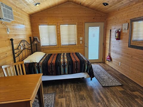 Canyons of Escalante RV Park, Room