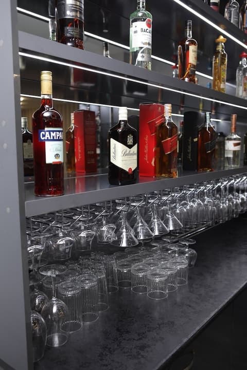 Anga Yerevan Hotel, Bar (on property)