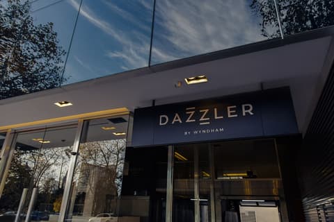 Dazzler by Wyndham La Plata, Reception