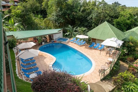 Tabulia Tree Hotel and Villas, Pool
